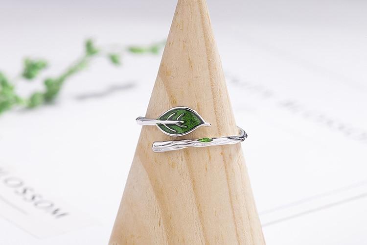 925 Sterling Silver Green Leaf Ring