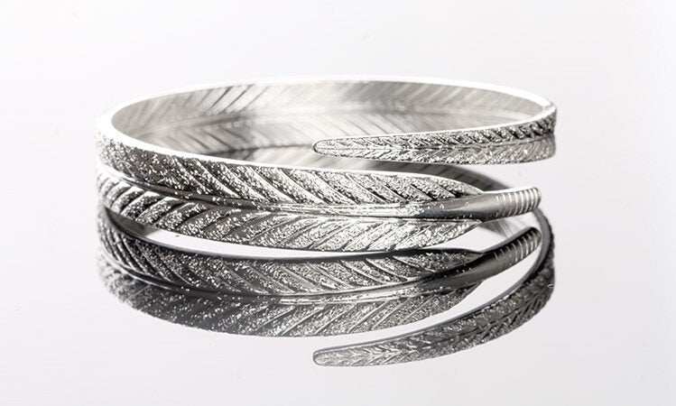 Unique  925 Sterling Silver Leaf Bangle